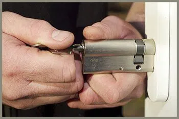 Roseland IL Locksmith Store Roseland, IL 773-453-9627